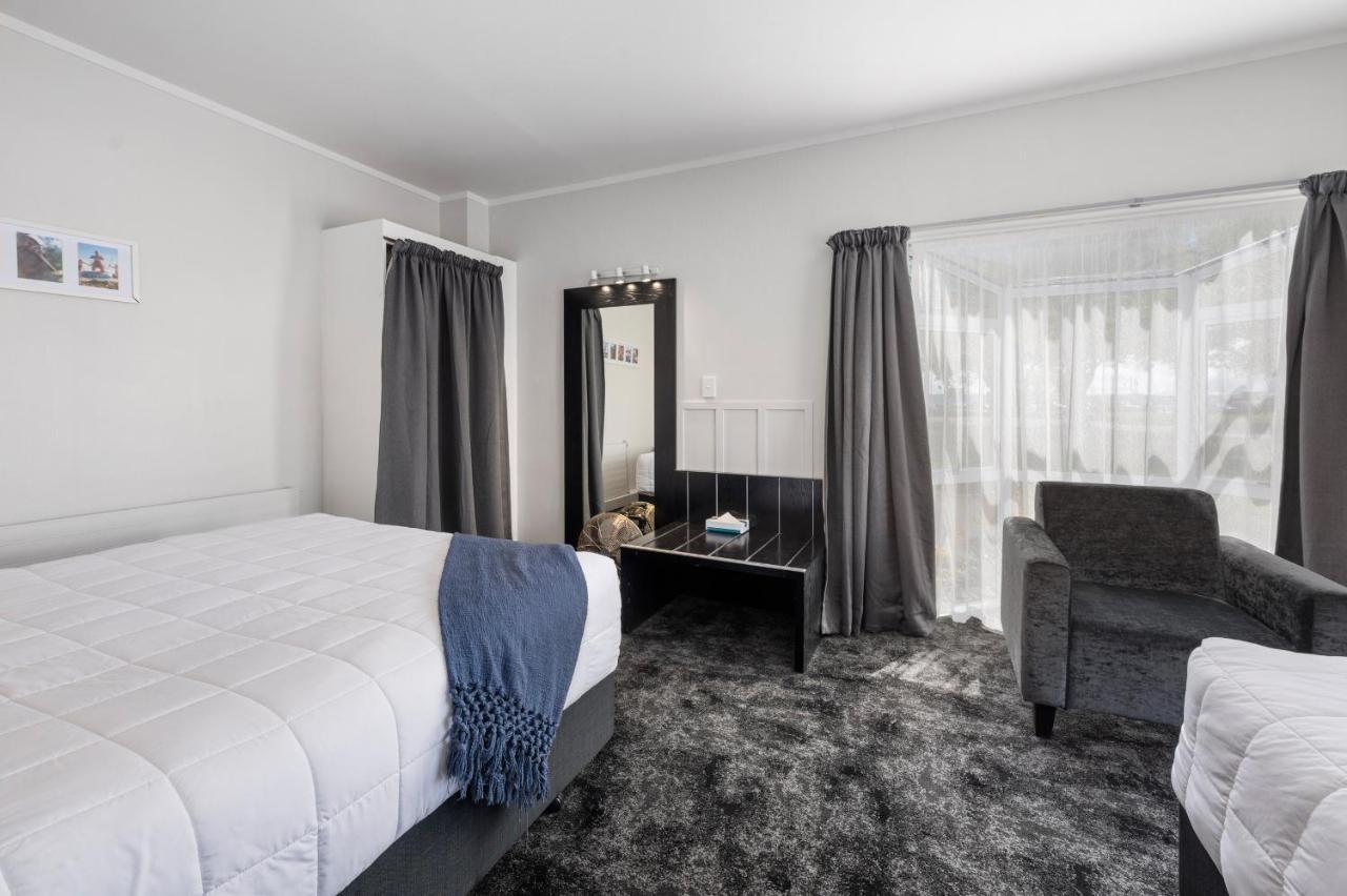 Lake Lodge Motel Роторуа Екстериор снимка